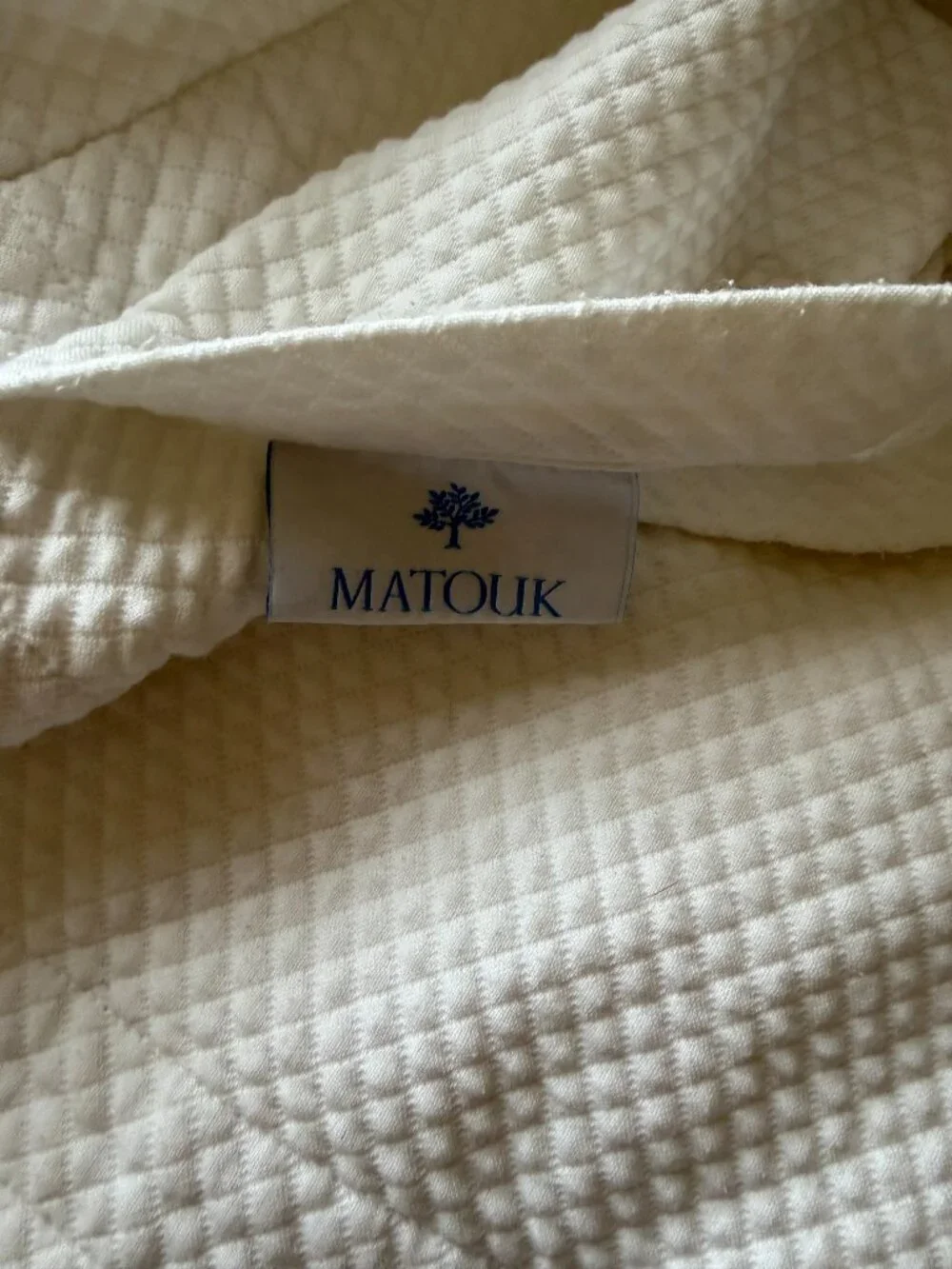 2 MATOUK Mayfair Diamond Pique EURO Shams White/Silver Ribbon